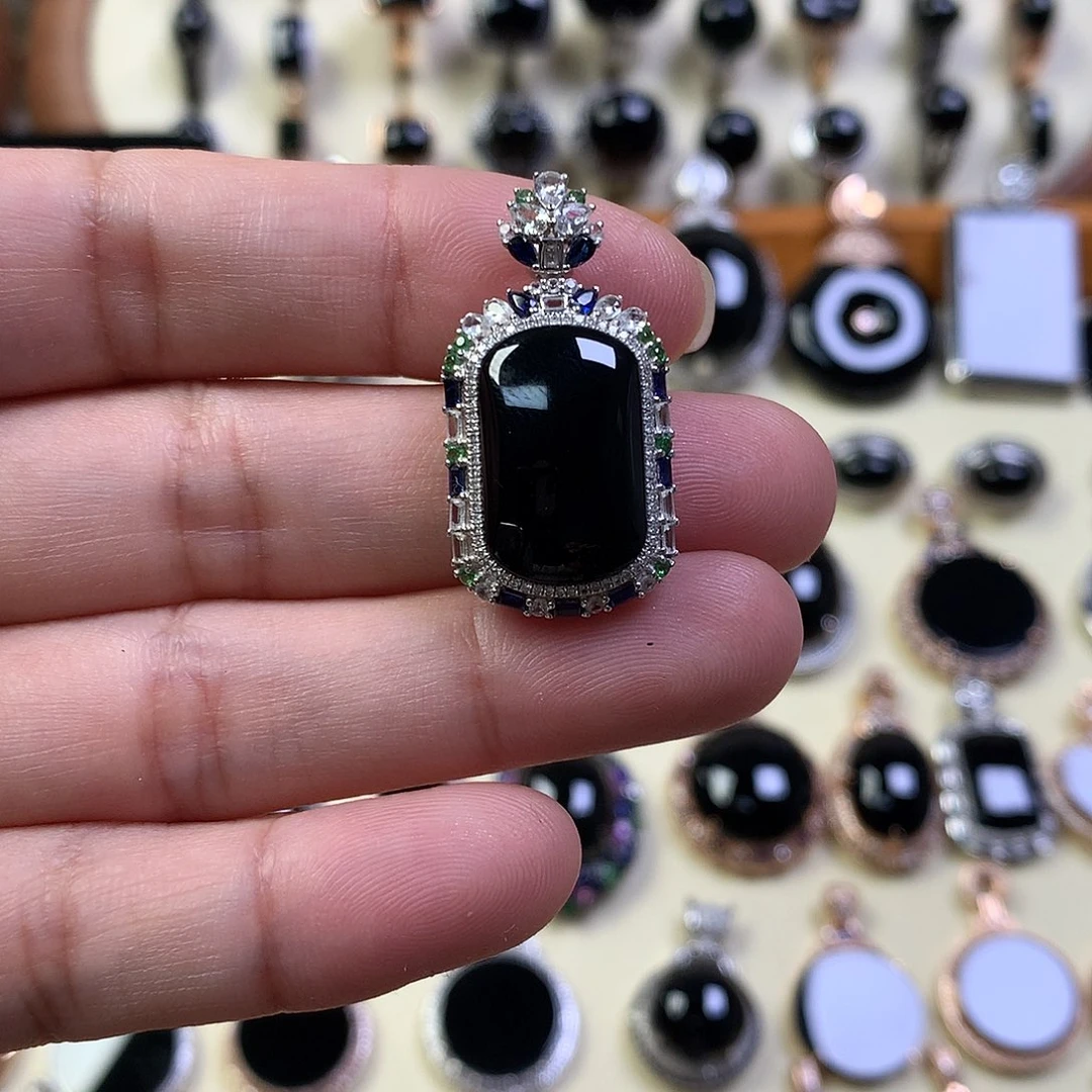 吊坠(不含链)18K金镶嵌翡翠