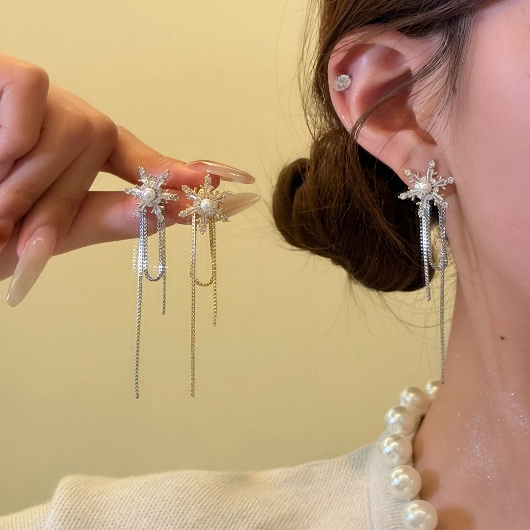 铜合金锆石耳饰 初雪约定 雪花流苏耳环后挂式两戴秋冬氛围感耳饰