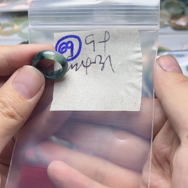 定制翡翠未镶嵌明天