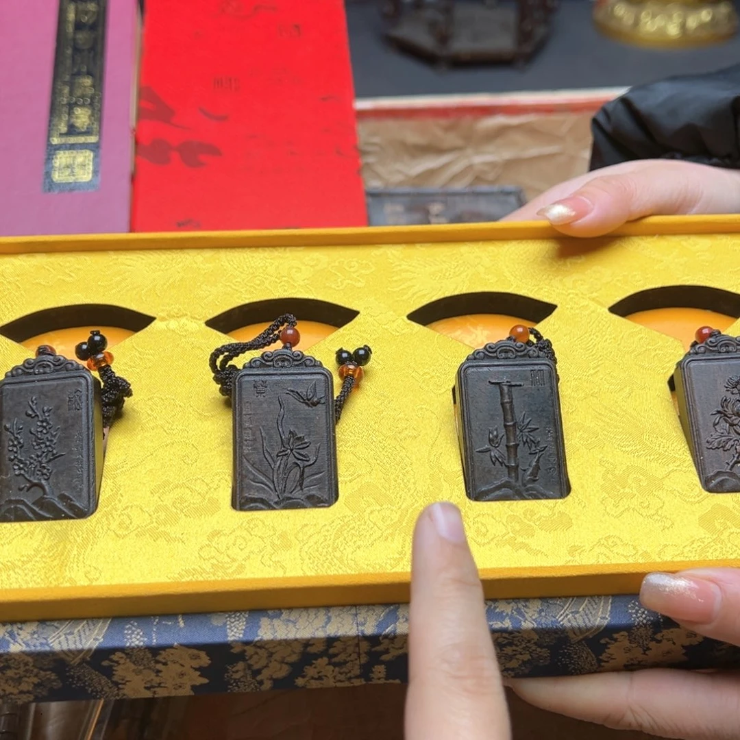 大叶紫檀(黑酸枝木类)
