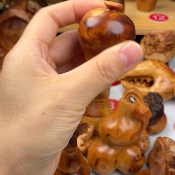 小***学木太行精品花瓶摆件