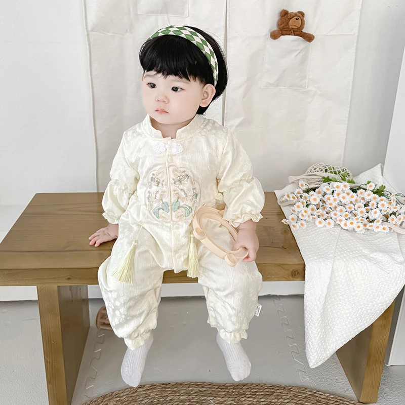 婴儿秋季新款国风连体衣新生儿秋款女宝周岁百天礼服外出爬服哈衣