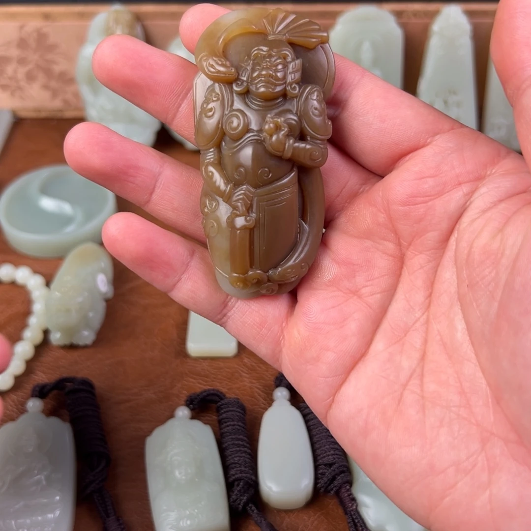 和田玉（青白玉）未镶嵌颈饰