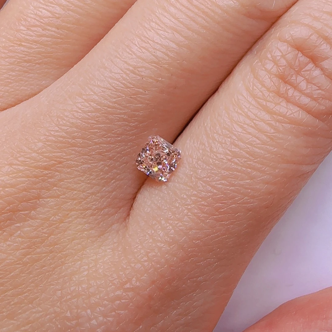 合成钻石裸石0.6ct雷迪恩粉钻