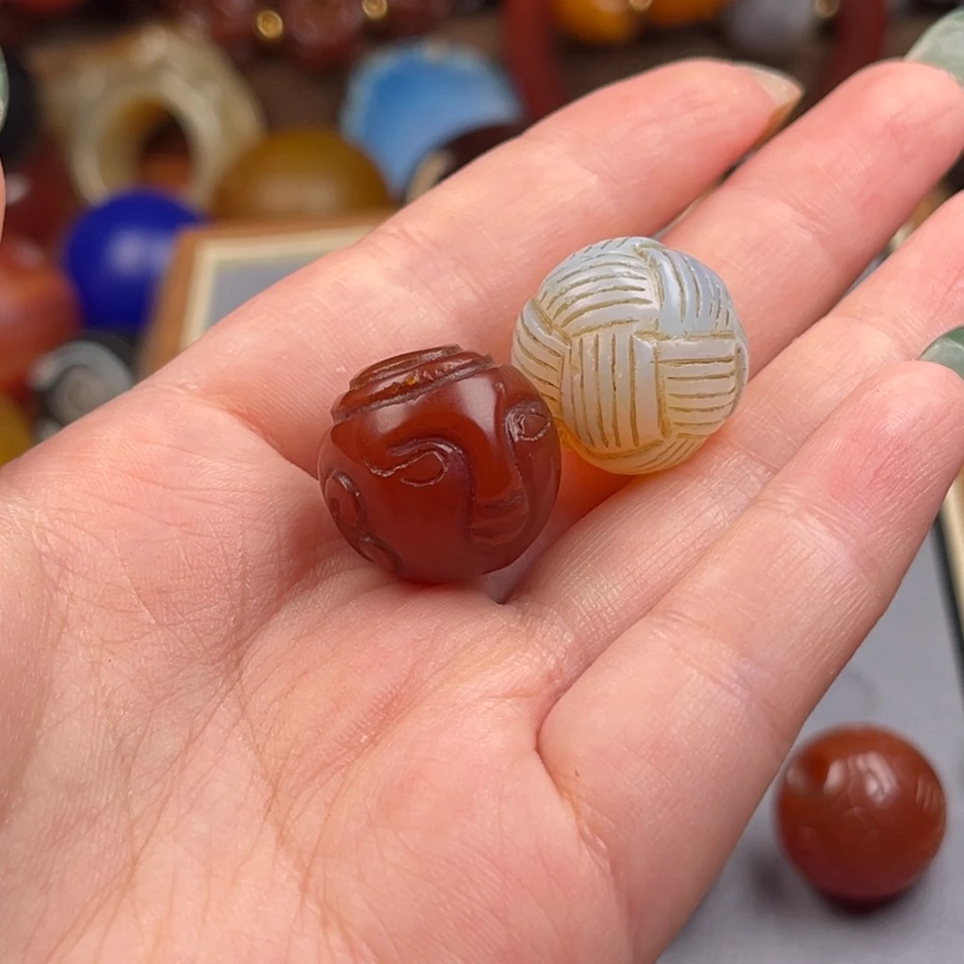 玛瑙/玉髓颈饰未镶嵌沁*