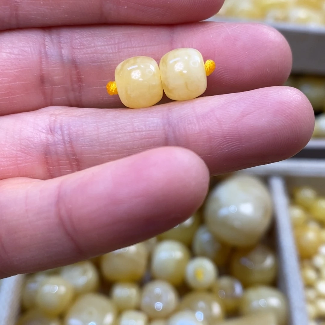 那***️琥珀未镶嵌裸石蜜蜡配珠