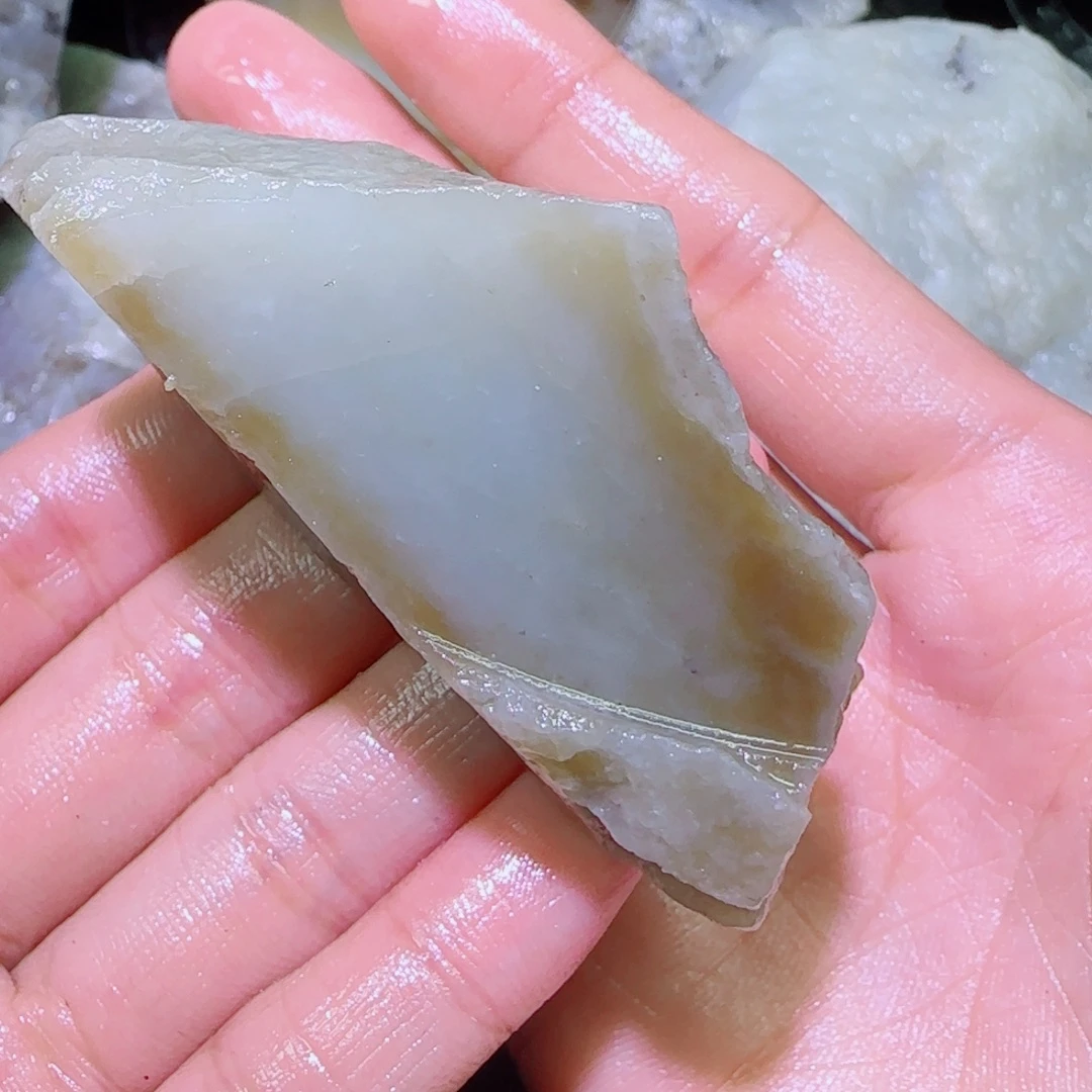 和田玉未镶嵌珠宝半成品