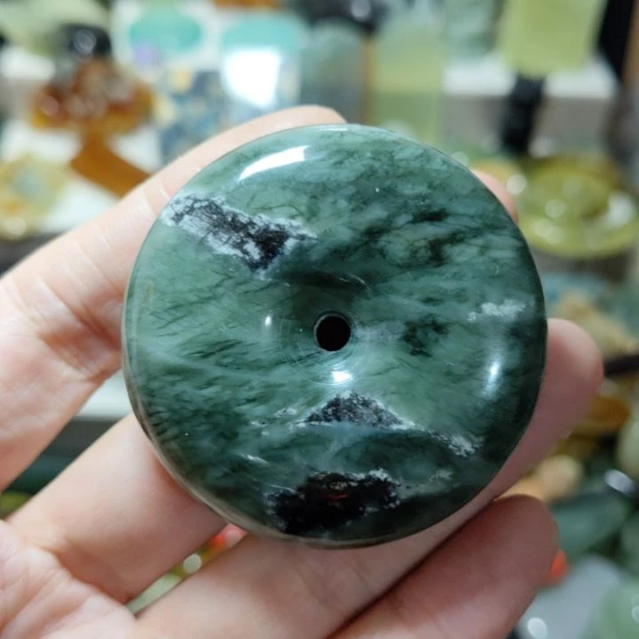 岫玉未镶嵌平安扣