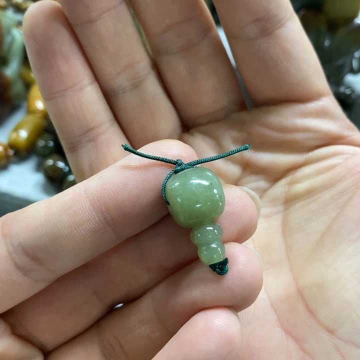 未镶嵌手链岫岩老玉（透闪石质玉）