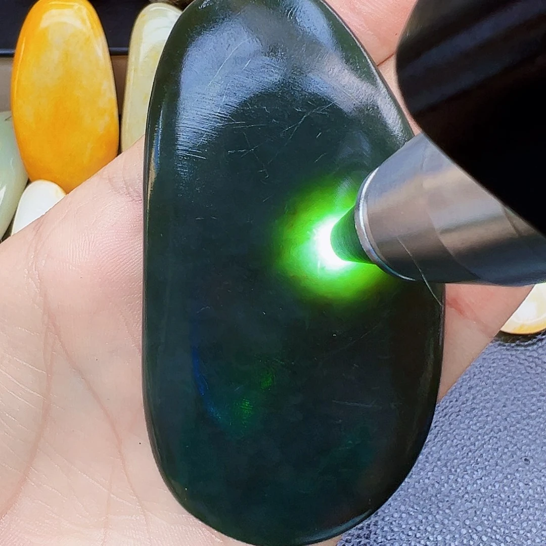 和田玉未镶嵌珠宝奇石