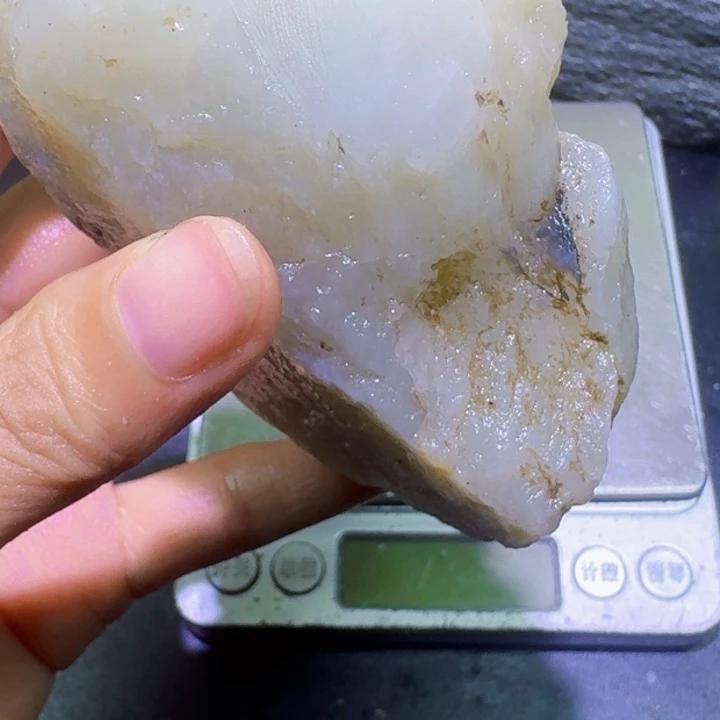 和田玉未镶嵌珠宝半成品