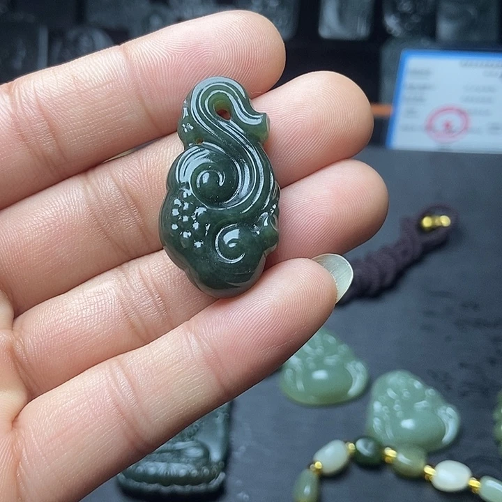 颈饰未镶嵌和田玉