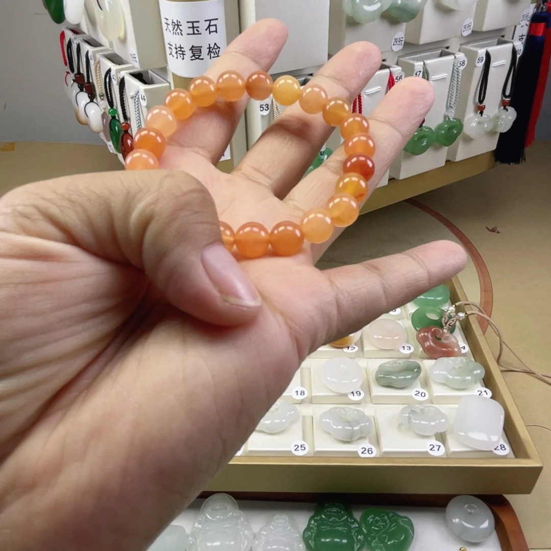 石英质玉（金丝玉）未镶嵌颈饰