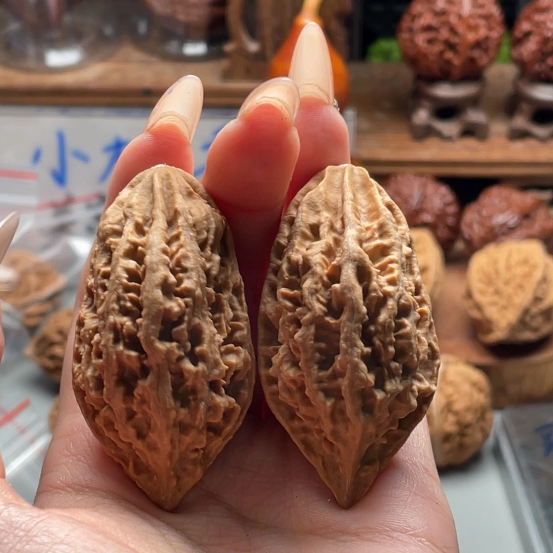 （***誉文玩核桃把件小楸香145