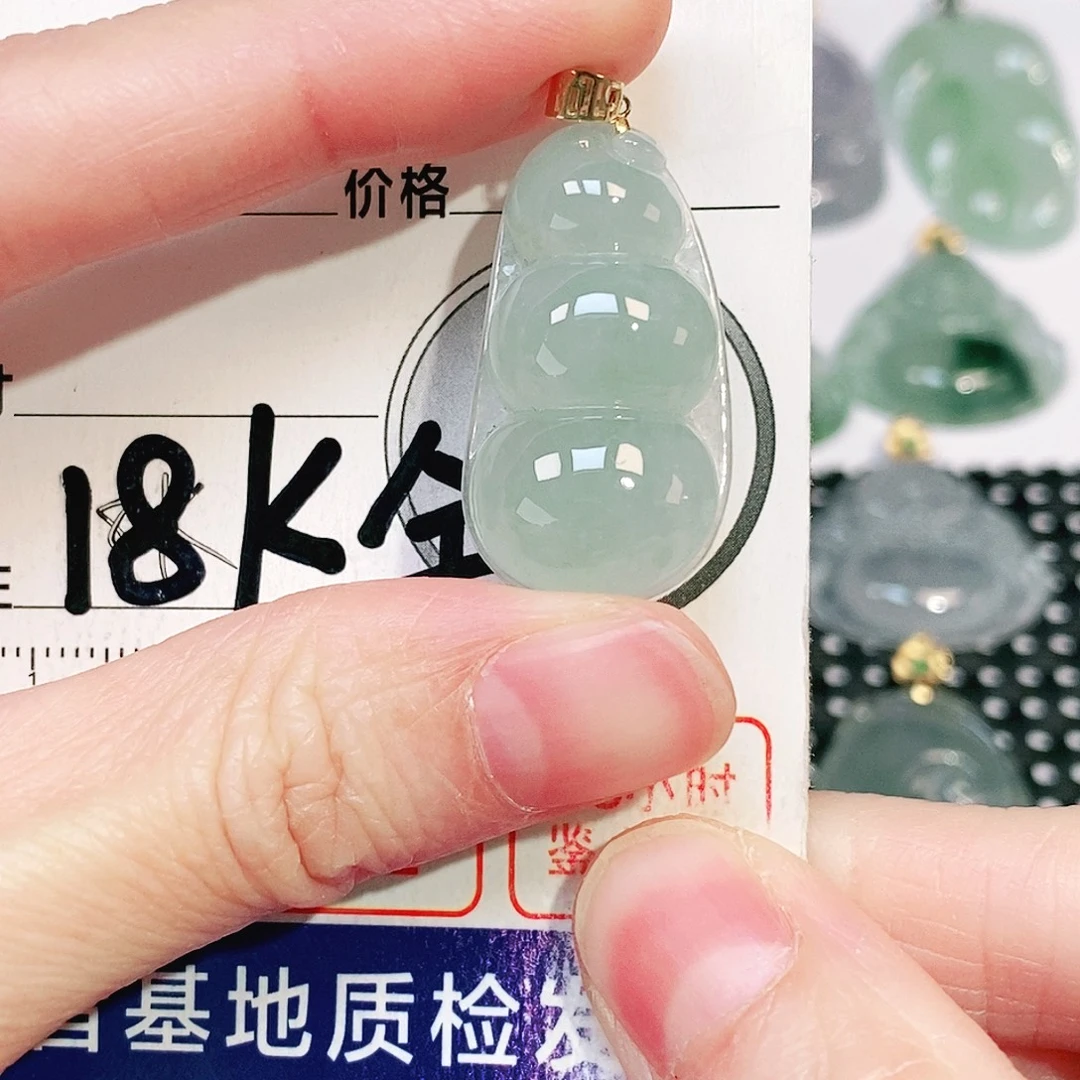 翡翠18K金镶嵌颈饰