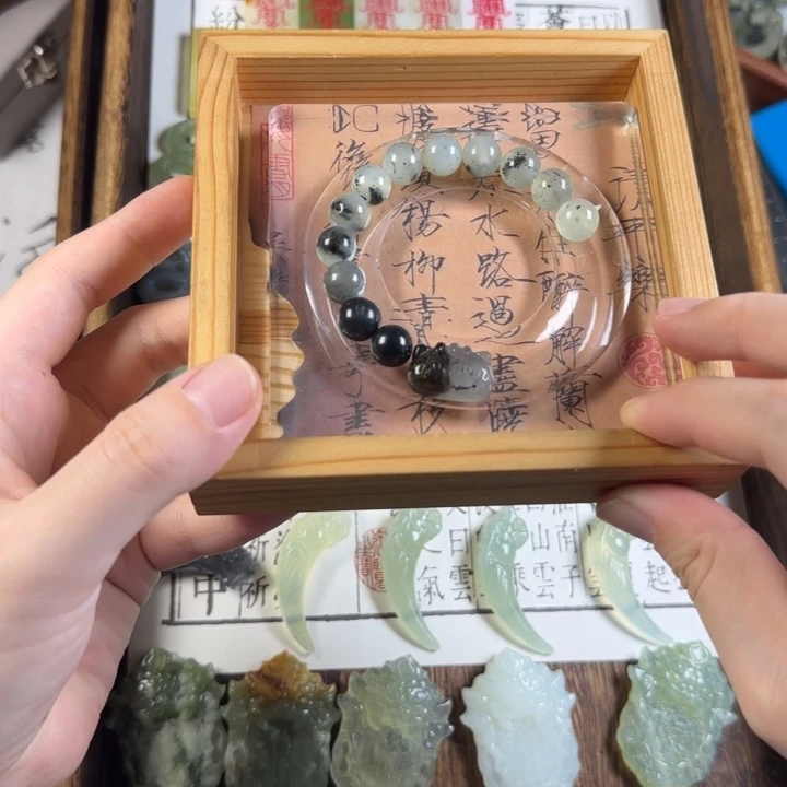 蛇纹石玉合金颈饰