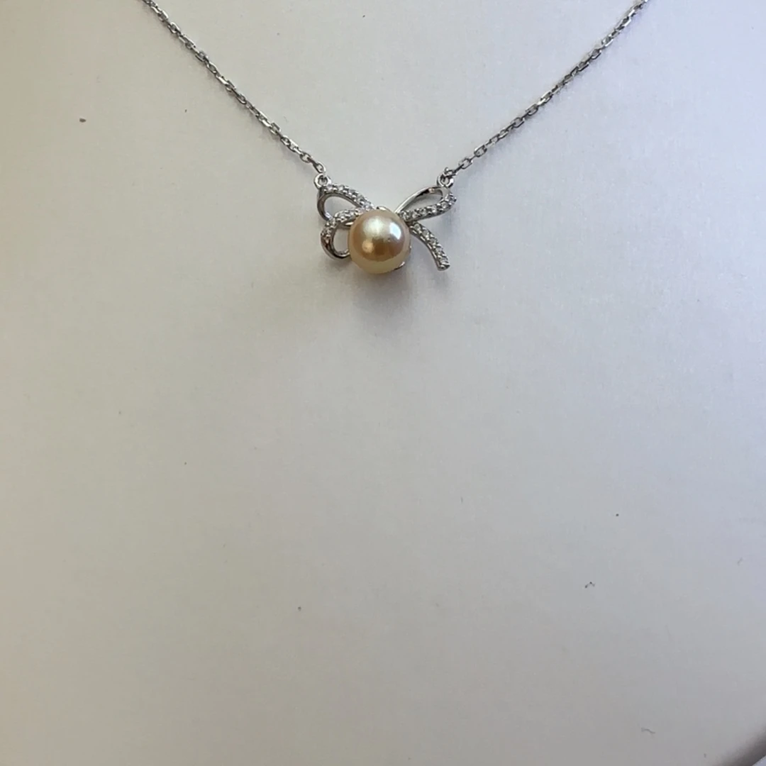 淡水珍珠银S925镶嵌颈饰尊****?