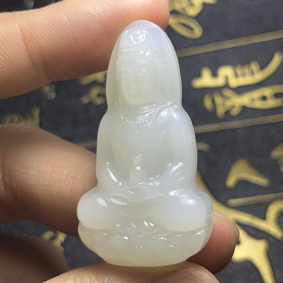 和田玉 纯手工观音 挂件 尺寸 43—23.9—10.3mm  15克