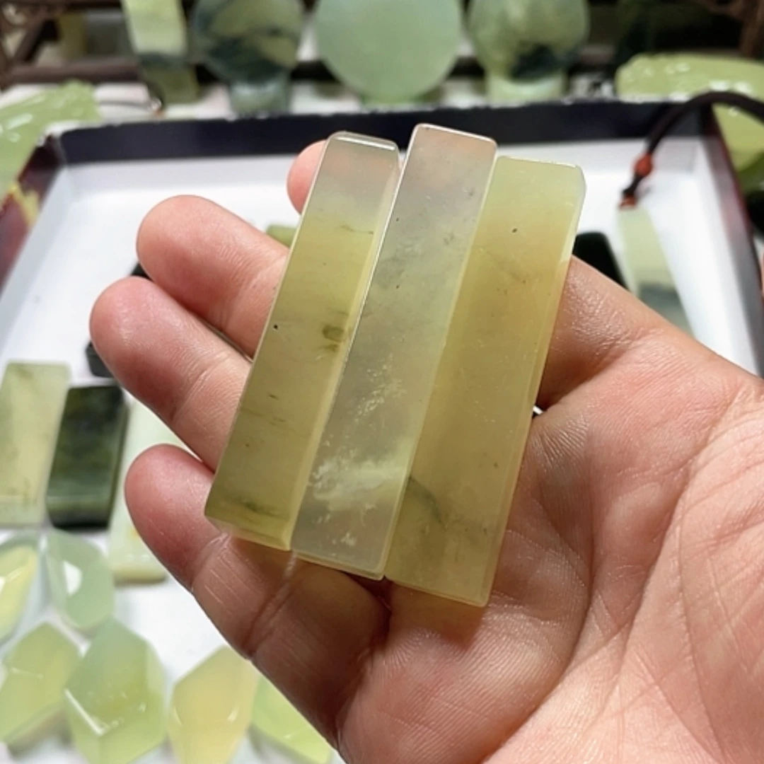 【闪购商品】岫玉未镶嵌挂件都**?