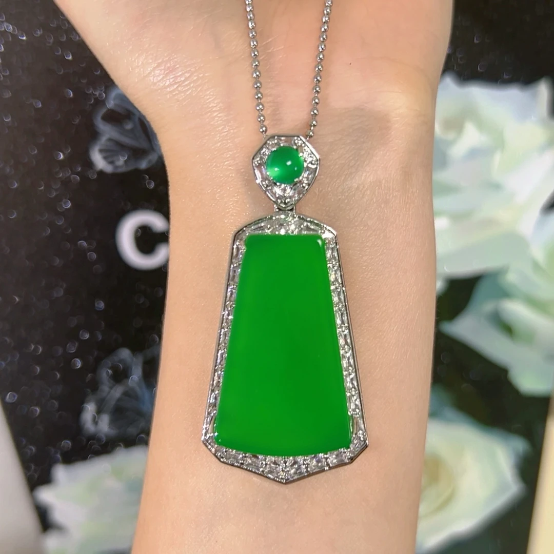铜合金锆石吊坠 时尚绿顶豪镶平安无事牌吊坠
