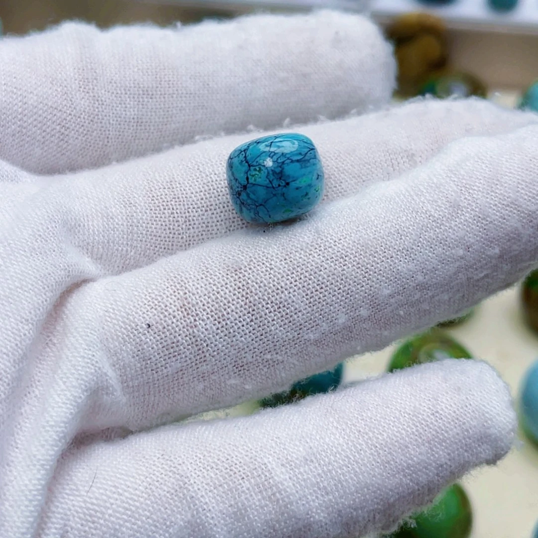 绿松石未镶嵌饰品