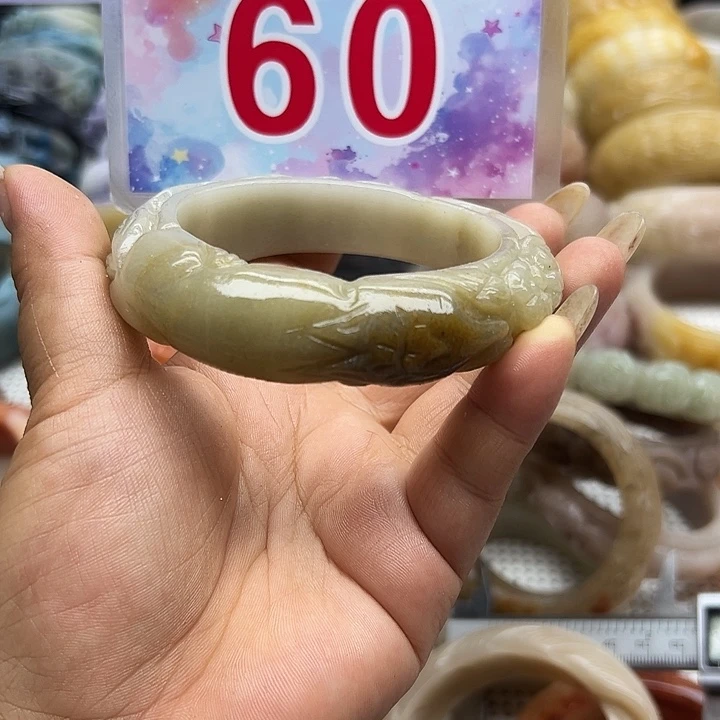 石英岩玉手镯未镶嵌