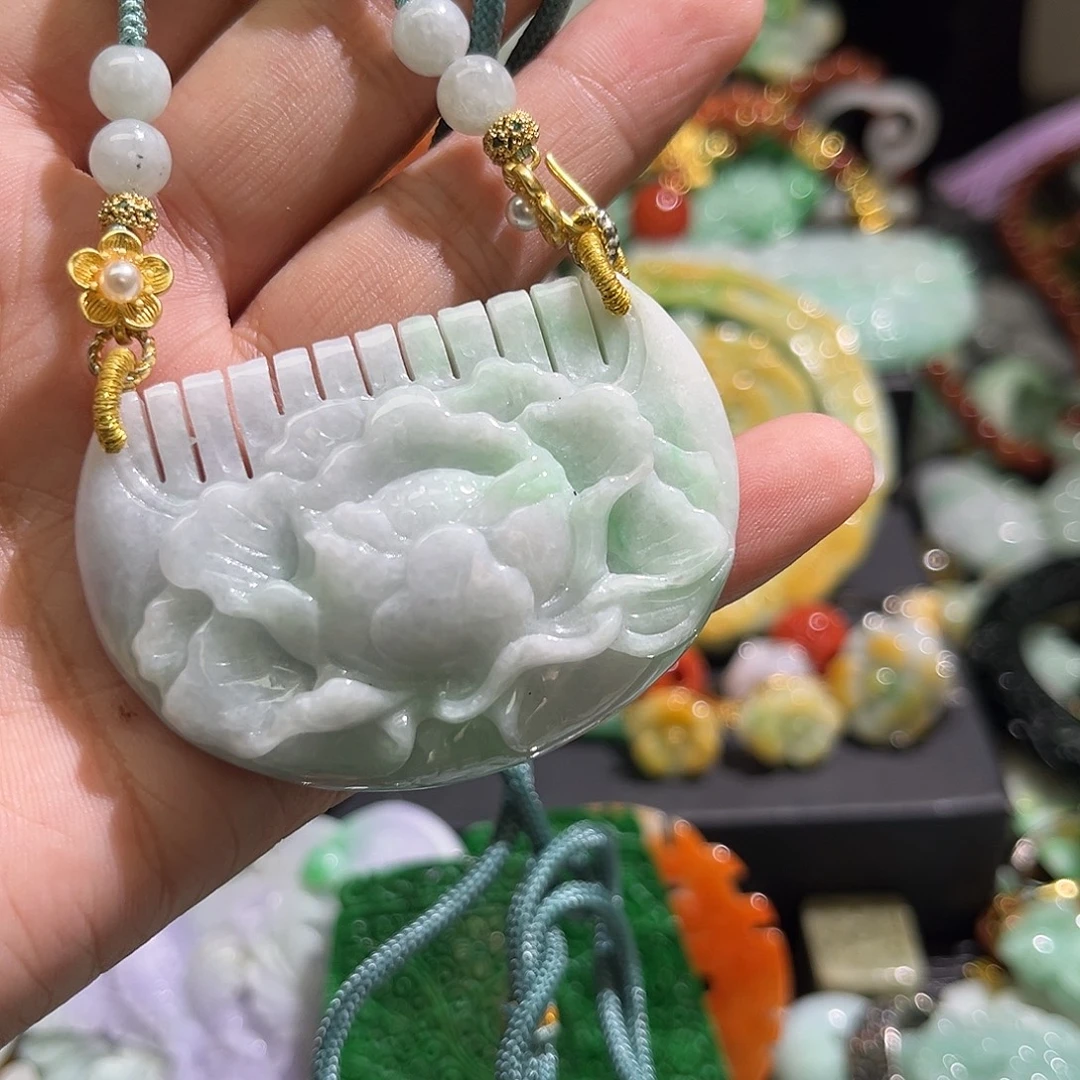 翡翠未镶嵌颈饰待编织