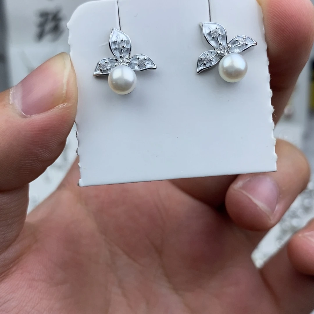 淡水珍珠耳饰未镶嵌