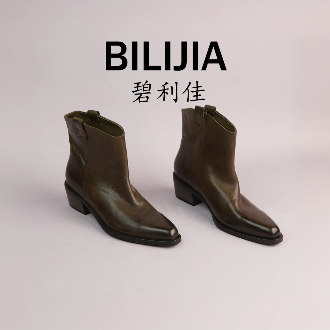 李单单|水洗马皮2026款复古V口6cm短靴小方头粗跟西部牛仔骑士靴