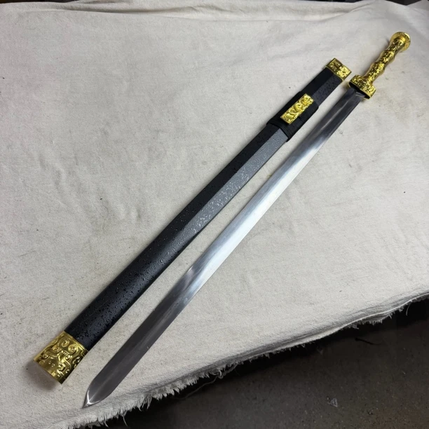 3866 龙泉昊天宝剑高锰钢唐横刀实木包皮未开刃