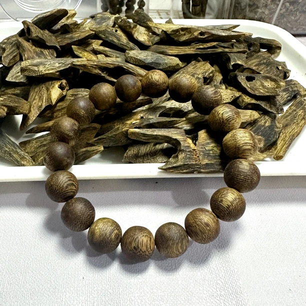 沉香单圈12mm多样性发一（赠送养珠瓶）