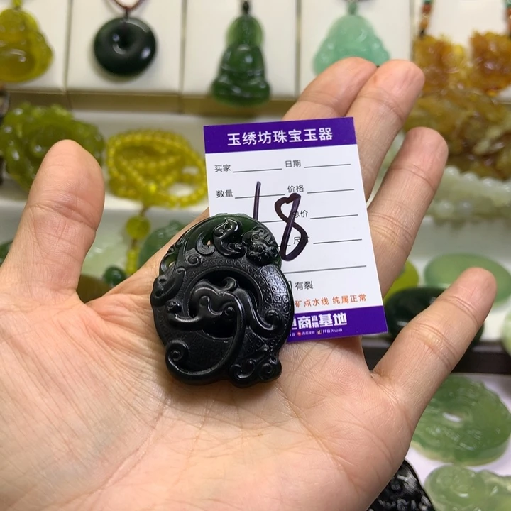 【闪购商品】未镶嵌蛇纹石玉颈饰玩*