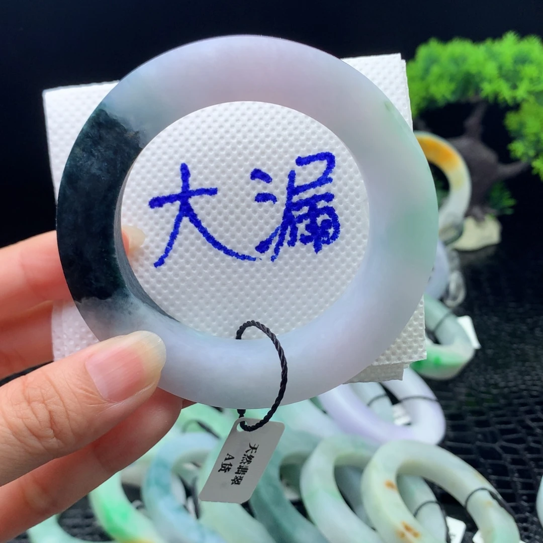 未镶嵌翡翠手镯定制翡翠