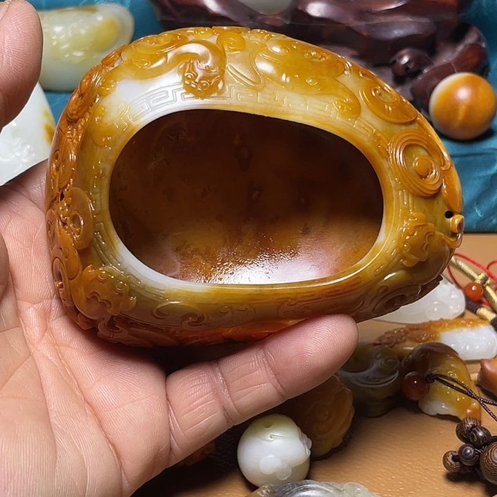 心***币和田玉未镶嵌颈饰