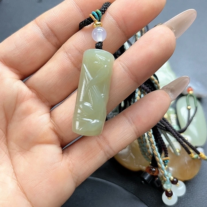 【闪购商品】颈饰未镶嵌和田玉