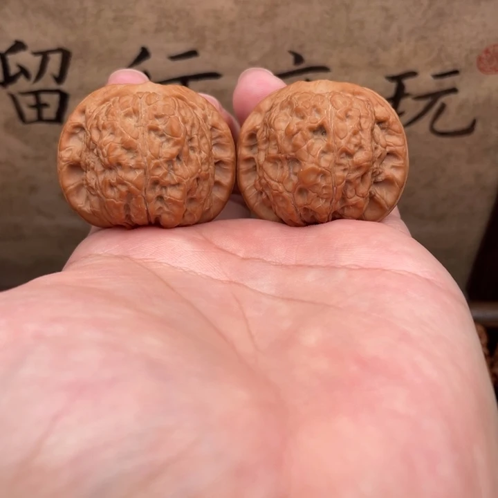 文玩核桃把件38血麒麟