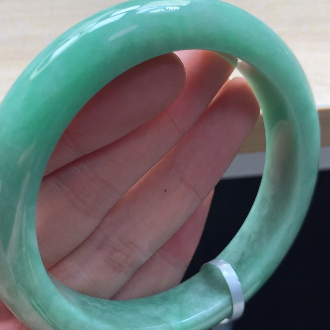 未镶嵌手镯翡翠手镯