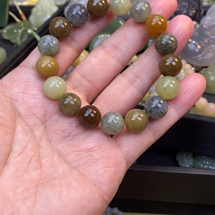 不***忙和田玉未镶嵌颈饰