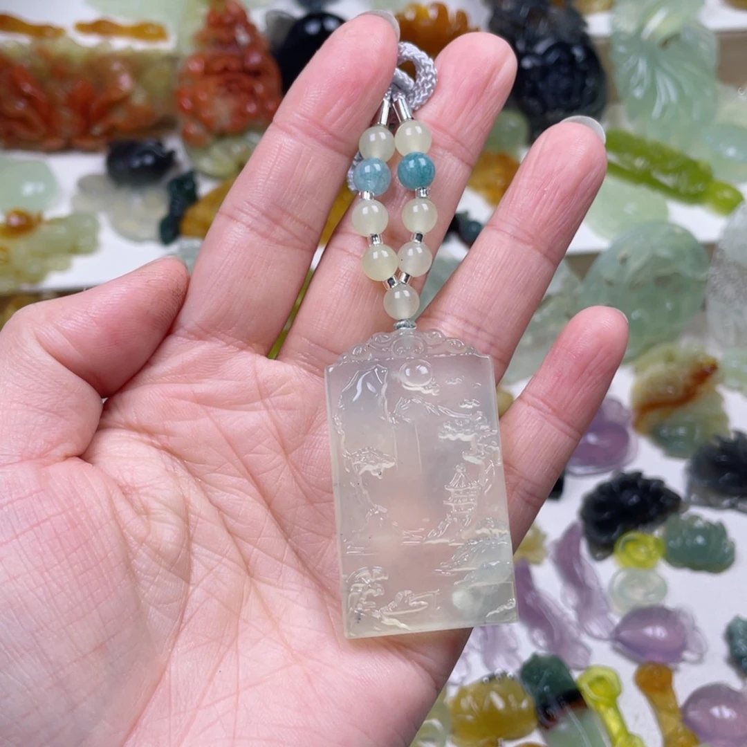 蛇纹石玉未镶嵌颈饰