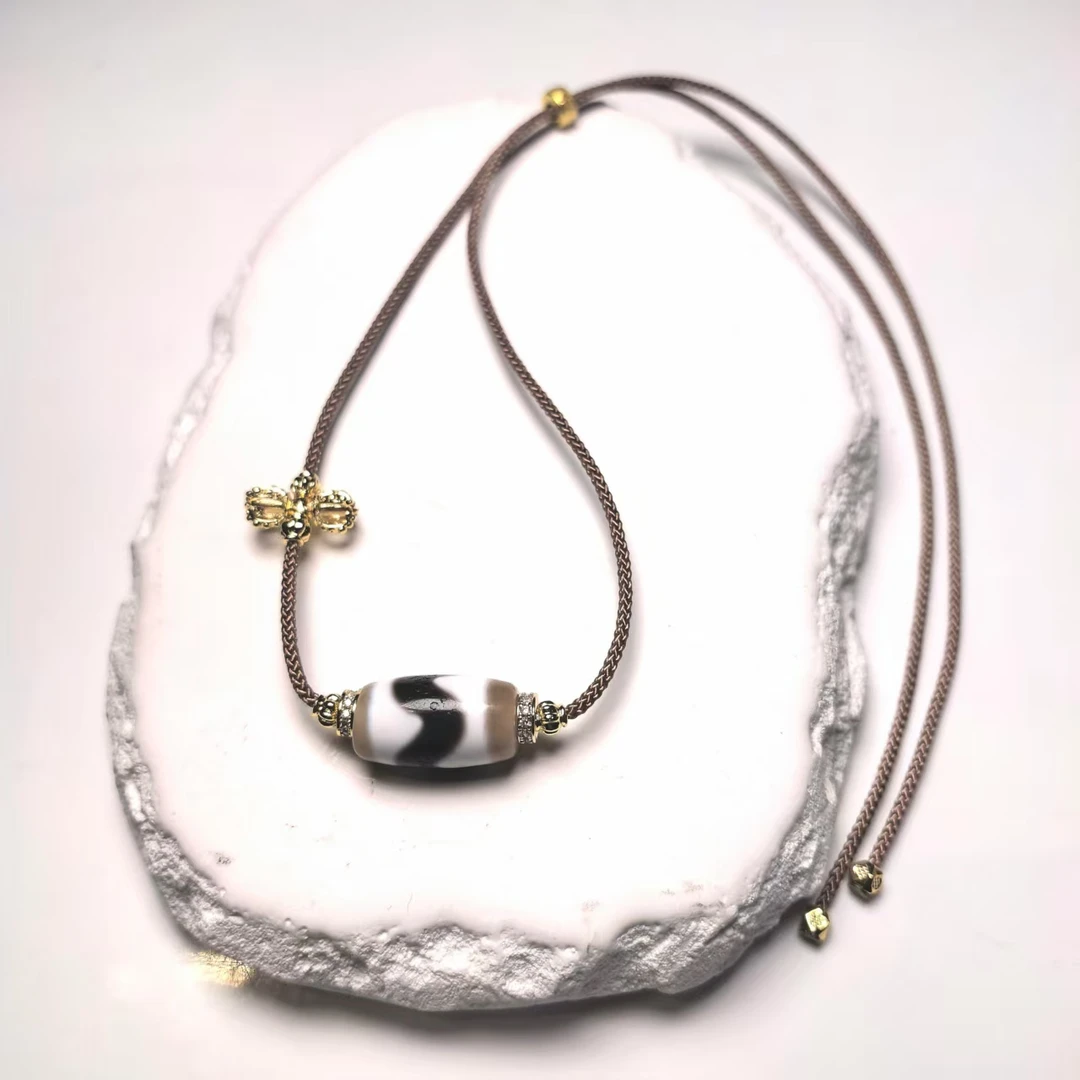 岚宫措｜虎牙天珠项链 L873