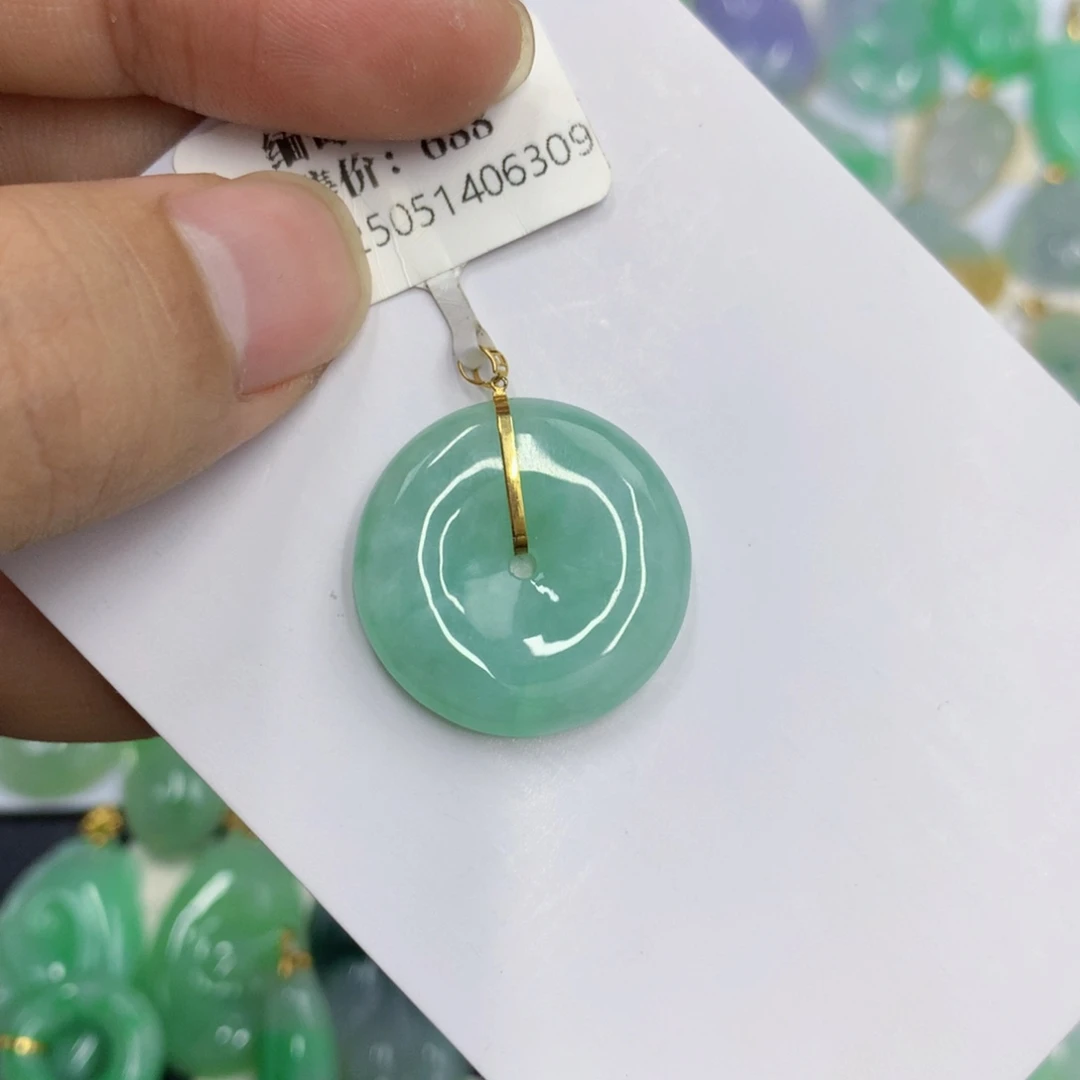 颈饰18K金镶嵌翡翠翡翠