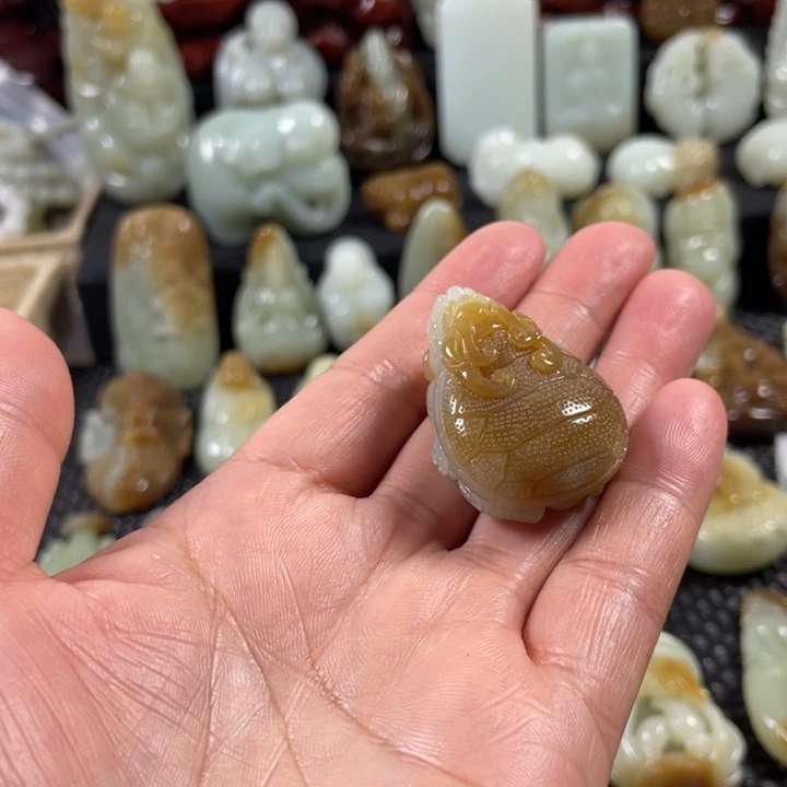 魔***来和田玉（糖玉）未镶嵌颈饰