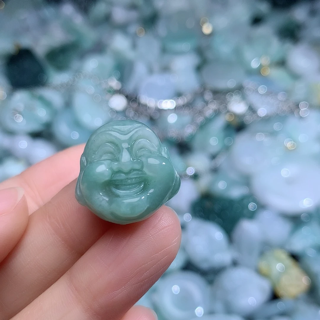 翡翠颈饰未镶嵌3971。