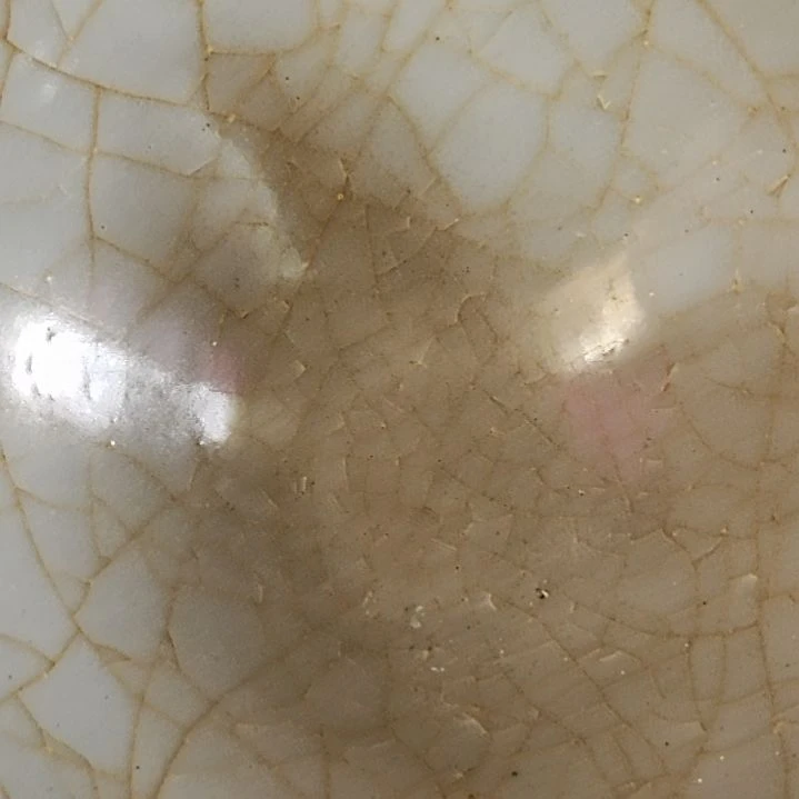 用***户单色釉瓷器，完整器一个