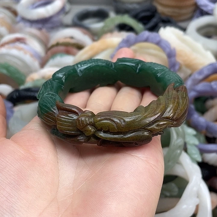 未镶嵌手镯石英岩玉