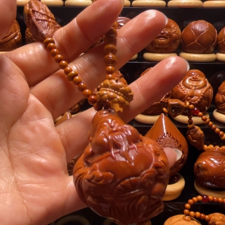 方***帅大叶紫檀（黑酸枝木类）手持手把件