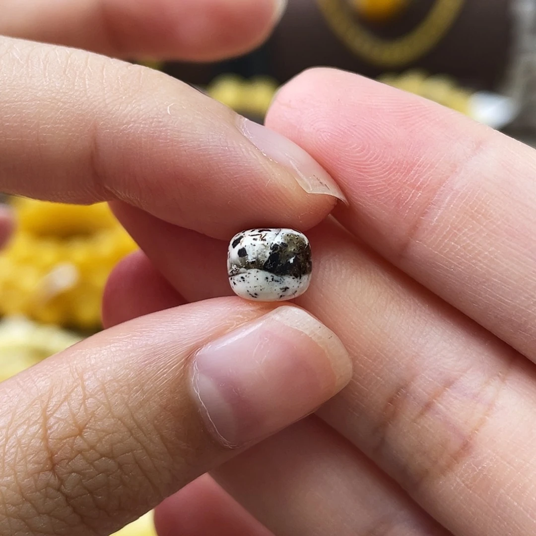 裸石琥珀未镶嵌瑕疵老型珠7.5x6.4mm