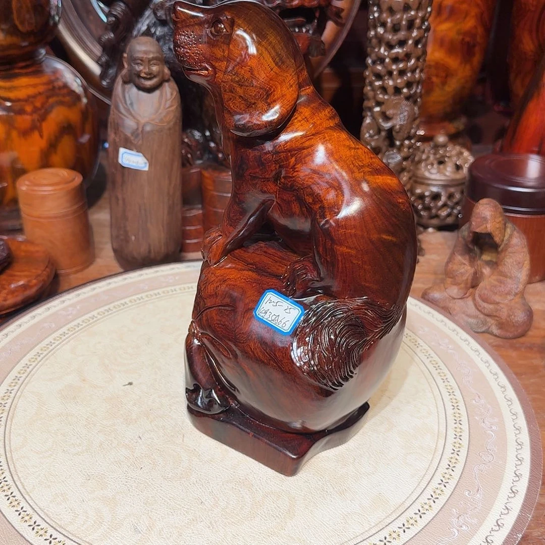 交趾黄檀（大红酸枝）狗摆件