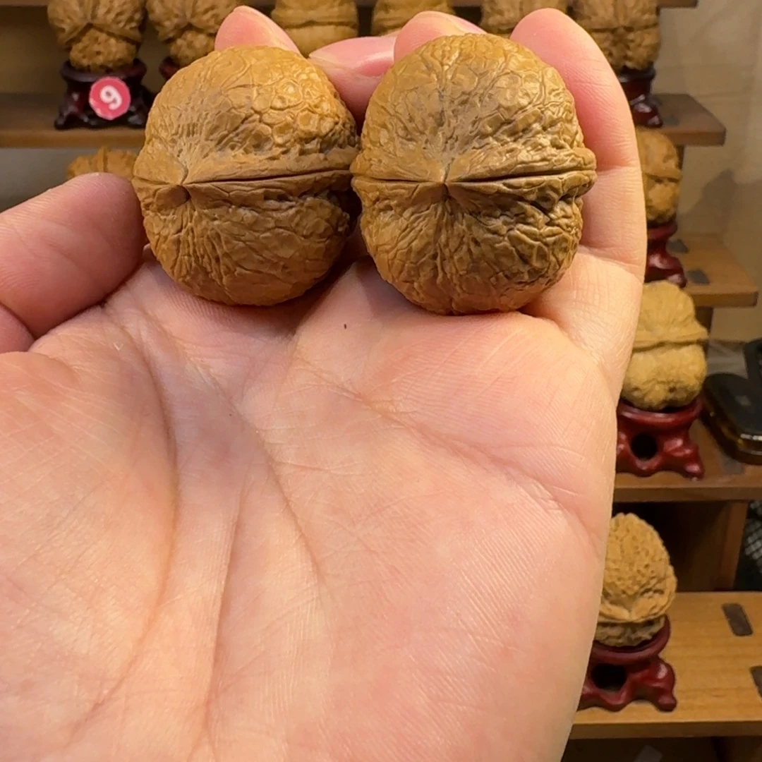 铁核桃把件粗筋皇冠39尺