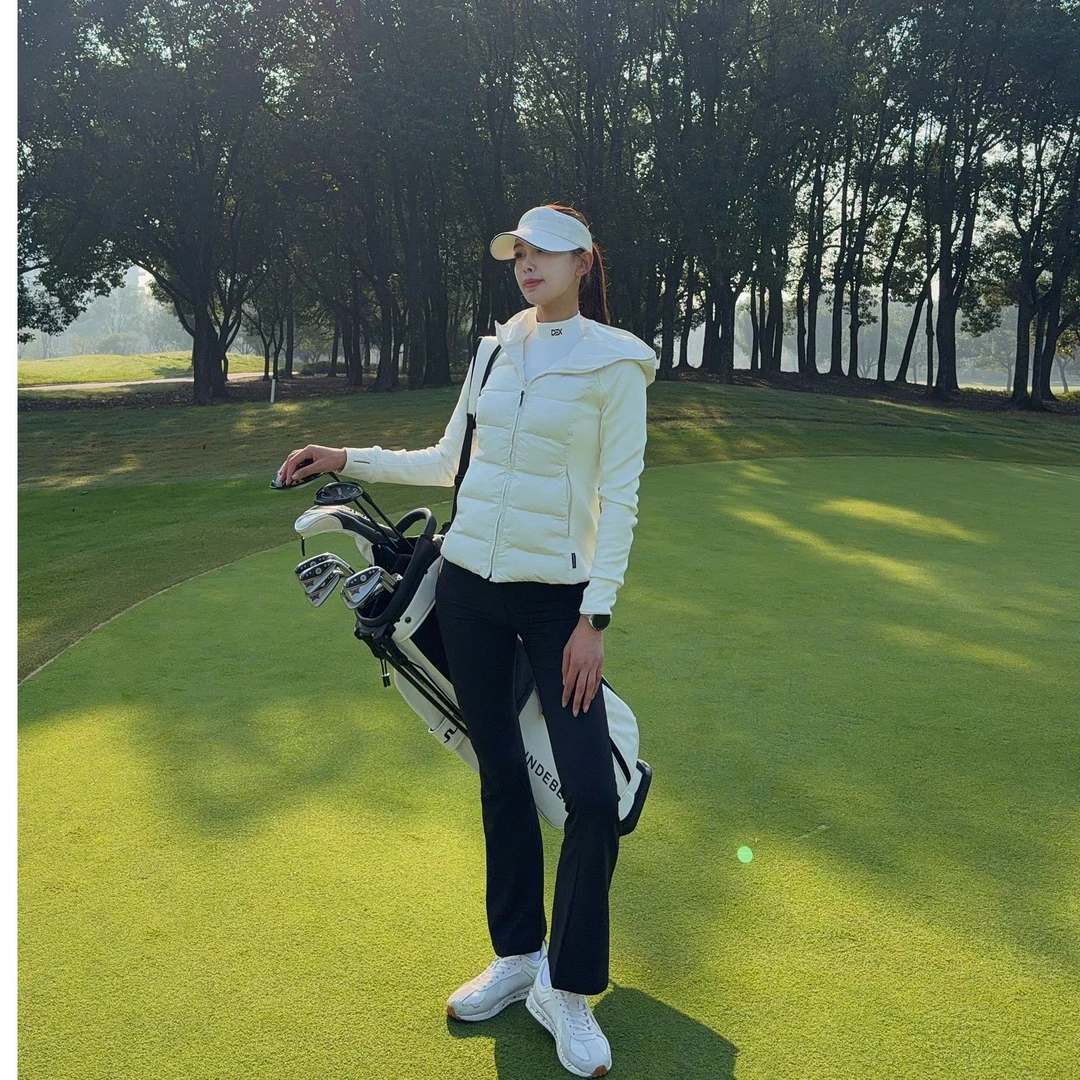 高尔夫连帽纯色女常规长袖极简风薄款保暖户外运动女装时尚显瘦